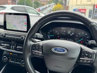 USED 2020 20 FORD FOCUS 1.0T EcoBoost Titanium Hatchback 5dr Petrol Manual Euro 6 (s/s) (125 ps) 1 OWNER -- FULL SERVICE HISTORY -- SAT NAV -- CARPLAY -- CRUISE