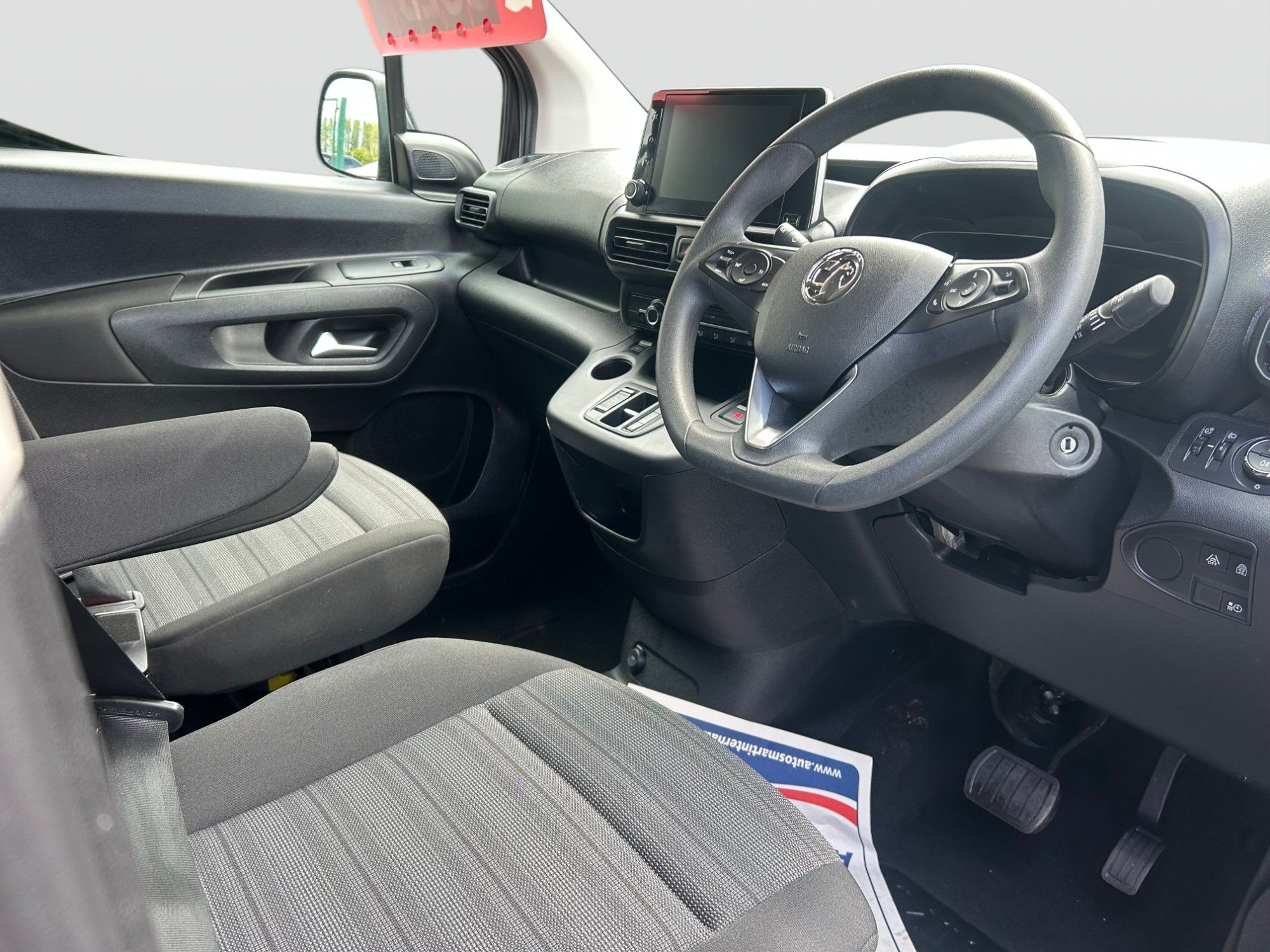 2023 Vauxhall Combo Life Electric — image 4