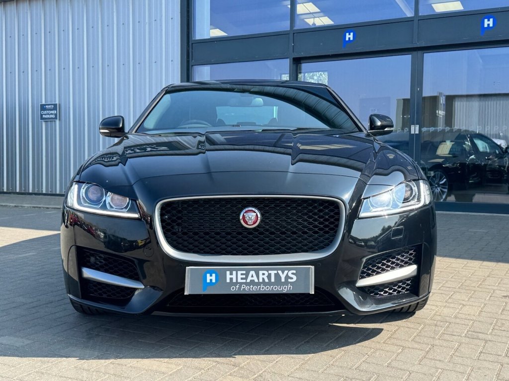 2018 Jaguar XF thumbnail 2