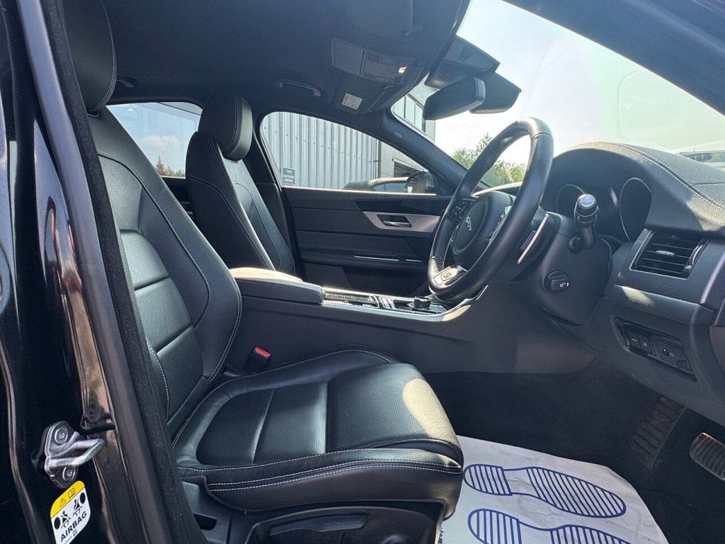 2018 Jaguar XF thumbnail 5