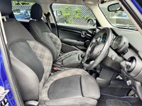 USED 2018 68 MINI HATCH 1.5 Cooper Hatchback 5dr Petrol Manual Euro 6 (s/s) (136 ps) CHILI PACK + NAV + AMBIENT LIGHTING + CRUISE + 17 INCH BLACK ALLOYS