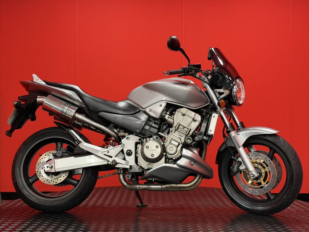 USED 2004 04 HONDA CB900F HORNET TRADE BIKES AT TRADE PRICES DELKEVIC TWIN EXHAUST