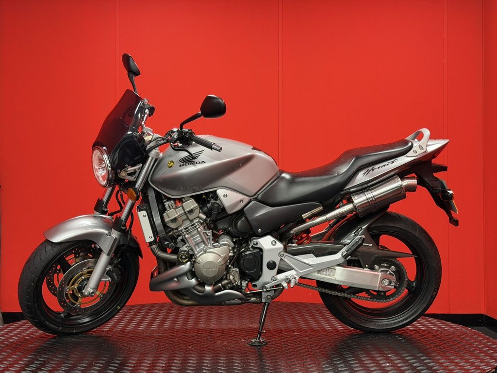 USED 2004 04 HONDA CB900F HORNET TRADE BIKES AT TRADE PRICES DELKEVIC TWIN EXHAUST
