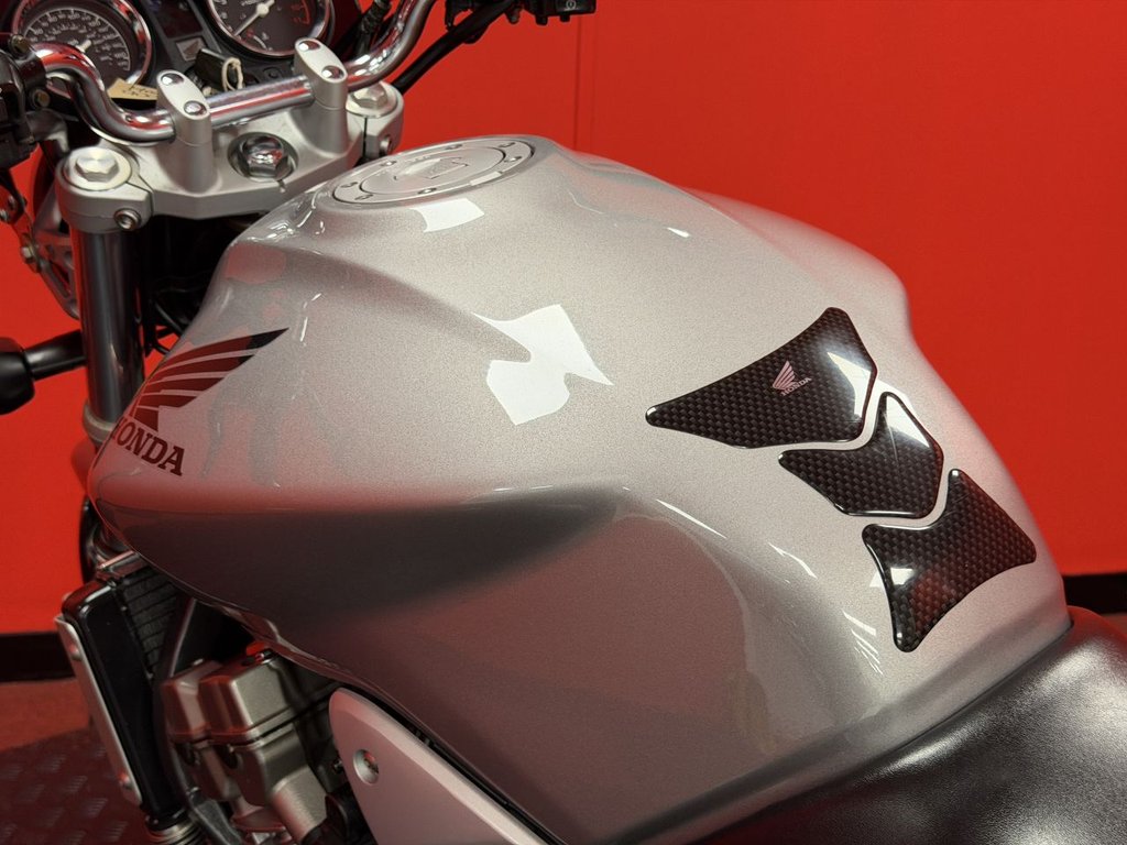 USED 2004 04 HONDA CB900F HORNET TRADE BIKES AT TRADE PRICES DELKEVIC TWIN EXHAUST