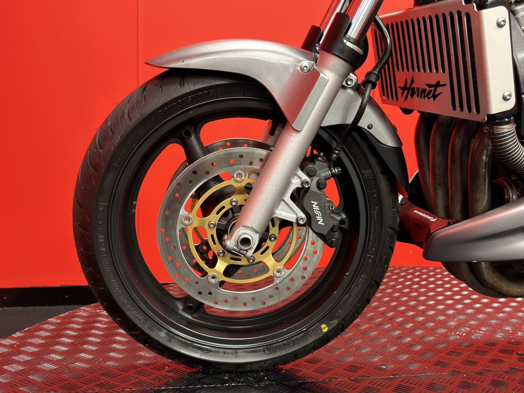 USED 2004 04 HONDA CB900F HORNET TRADE BIKES AT TRADE PRICES DELKEVIC TWIN EXHAUST