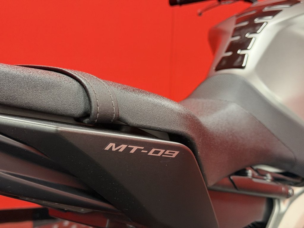 USED 2015 15 YAMAHA MT-09 TRADE BIKES AT TRADE PRICES AKRAPOVIC EXHAUST - 3 KEYS