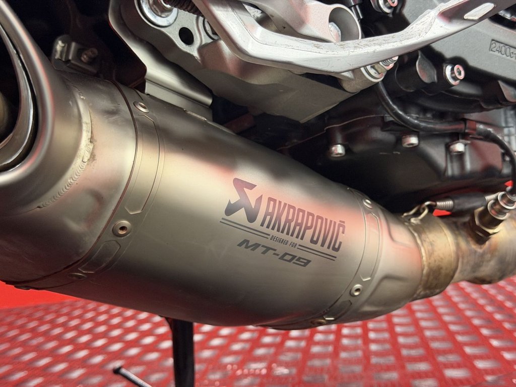 USED 2015 15 YAMAHA MT-09 TRADE BIKES AT TRADE PRICES AKRAPOVIC EXHAUST - 3 KEYS