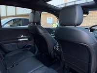 USED 2022 22 MERCEDES-BENZ GLB 1.3 GLB200 AMG Line (Premium Plus 2) SUV 5dr Petrol 7G-DCT Euro 6 (s/s) (163 ps) 