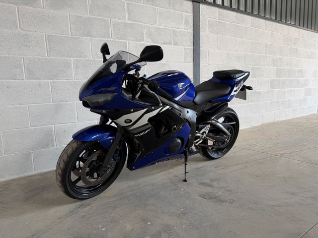 View our YAMAHA R6