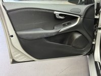 USED 2015 65 VOLVO V40 2.0 D2 SE Nav Hatchback 5dr Diesel Manual Euro 6 (s/s) (120 ps) 