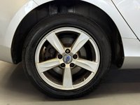 USED 2015 65 VOLVO V40 2.0 D2 SE Nav Hatchback 5dr Diesel Manual Euro 6 (s/s) (120 ps) 