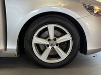 USED 2015 65 VOLVO V40 2.0 D2 SE Nav Hatchback 5dr Diesel Manual Euro 6 (s/s) (120 ps) 