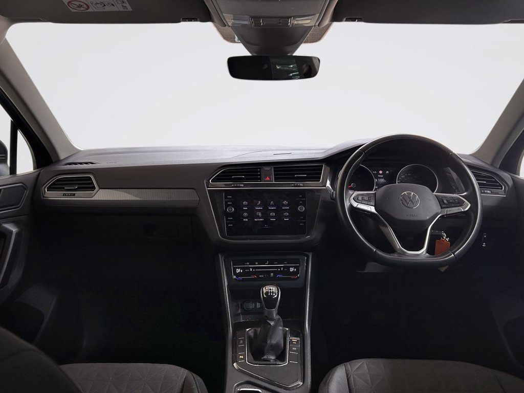 2022 Volkswagen Tiguan — image 1