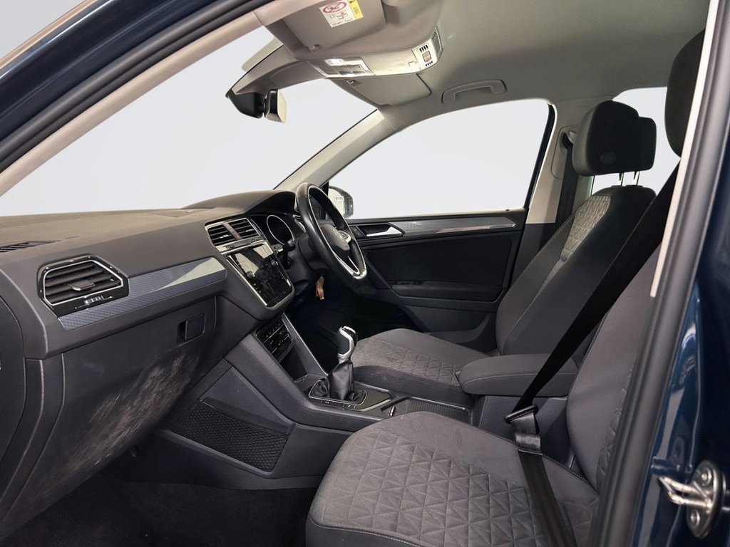2022 Volkswagen Tiguan — image 5