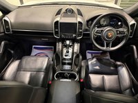 USED 2017 67 PORSCHE CAYENNE 3.0 V6 E-Hybrid S Platinum Edition SUV 5dr Petrol Plug-in Hybrid TiptronicS 4WD Euro 6 (s/s) (416 ps) 