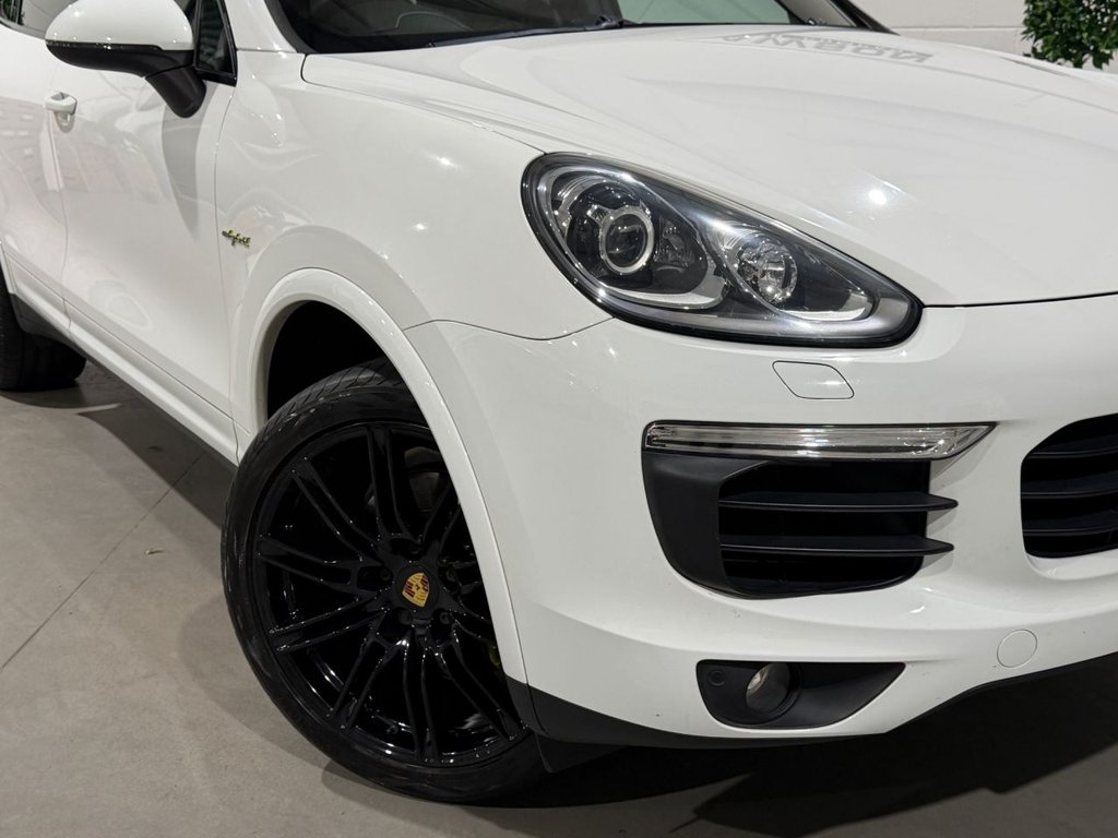 USED 2017 67 PORSCHE CAYENNE 3.0 V6 E-Hybrid S Platinum Edition SUV 5dr Petrol Plug-in Hybrid TiptronicS 4WD Euro 6 (s/s) (416 ps) 