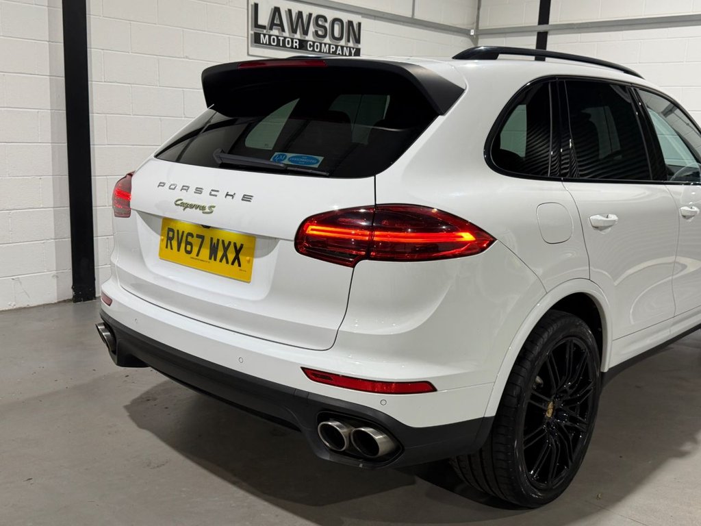 USED 2017 67 PORSCHE CAYENNE 3.0 V6 E-Hybrid S Platinum Edition SUV 5dr Petrol Plug-in Hybrid TiptronicS 4WD Euro 6 (s/s) (416 ps) 