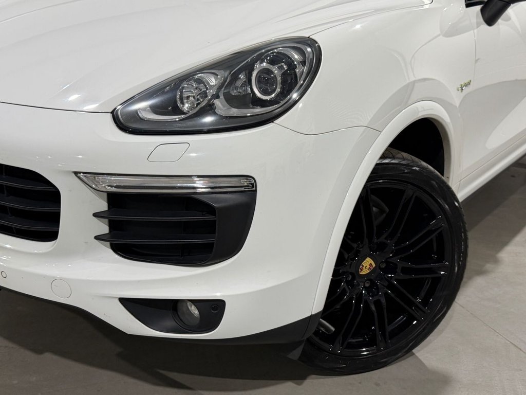 USED 2017 67 PORSCHE CAYENNE 3.0 V6 E-Hybrid S Platinum Edition SUV 5dr Petrol Plug-in Hybrid TiptronicS 4WD Euro 6 (s/s) (416 ps) 