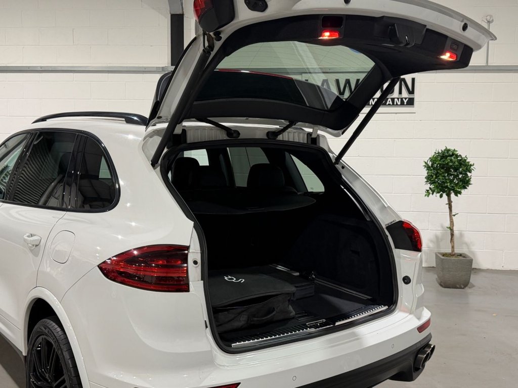USED 2017 67 PORSCHE CAYENNE 3.0 V6 E-Hybrid S Platinum Edition SUV 5dr Petrol Plug-in Hybrid TiptronicS 4WD Euro 6 (s/s) (416 ps) 