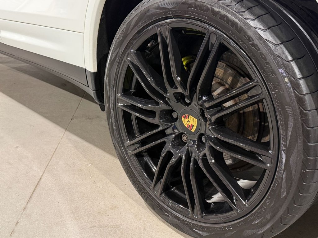 USED 2017 67 PORSCHE CAYENNE 3.0 V6 E-Hybrid S Platinum Edition SUV 5dr Petrol Plug-in Hybrid TiptronicS 4WD Euro 6 (s/s) (416 ps) 