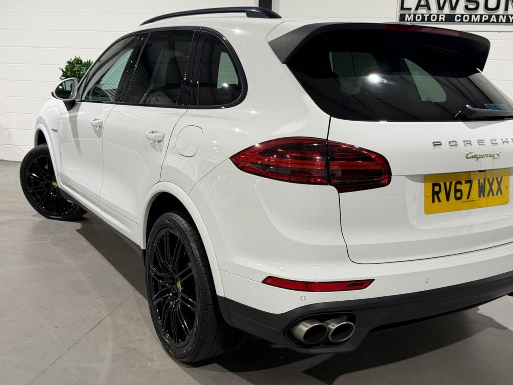 USED 2017 67 PORSCHE CAYENNE 3.0 V6 E-Hybrid S Platinum Edition SUV 5dr Petrol Plug-in Hybrid TiptronicS 4WD Euro 6 (s/s) (416 ps) 