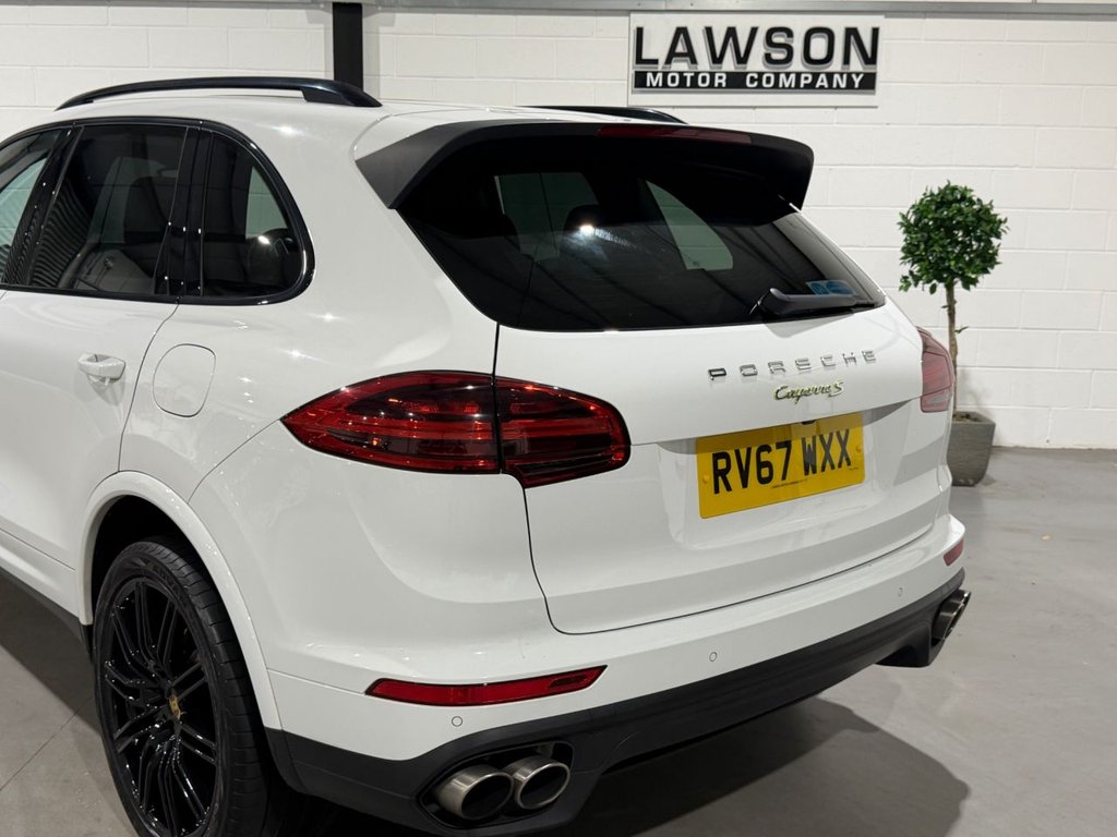 USED 2017 67 PORSCHE CAYENNE 3.0 V6 E-Hybrid S Platinum Edition SUV 5dr Petrol Plug-in Hybrid TiptronicS 4WD Euro 6 (s/s) (416 ps) 