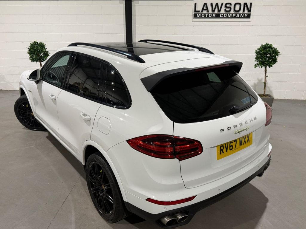 USED 2017 67 PORSCHE CAYENNE 3.0 V6 E-Hybrid S Platinum Edition SUV 5dr Petrol Plug-in Hybrid TiptronicS 4WD Euro 6 (s/s) (416 ps) 