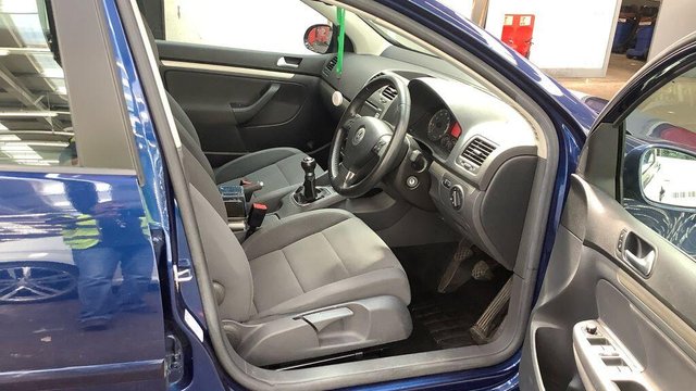 View our VOLKSWAGEN GOLF