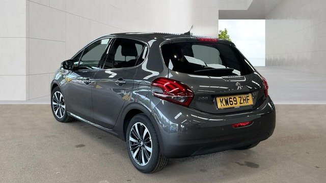 View our PEUGEOT 208
