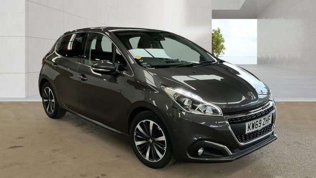 View our PEUGEOT 208