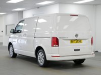 USED 2022 72 VOLKSWAGEN TRANSPORTER T28 2.0 TDI 150 BMT SWB HIGHLINE DSG AUTOMATIC ( RACKING ) 1 OWNER | DSG AUTO | 150 BHP | TAILGATE