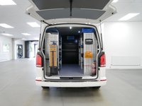 USED 2022 72 VOLKSWAGEN TRANSPORTER T28 2.0 TDI 150 BMT SWB HIGHLINE DSG AUTOMATIC ( RACKING ) 1 OWNER | DSG AUTO | 150 BHP | TAILGATE