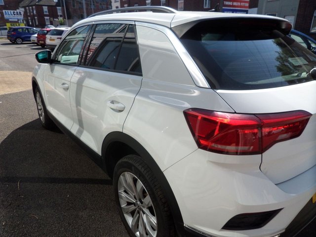 View our VOLKSWAGEN T-ROC
