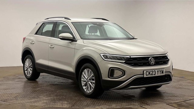 View our Volkswagen T-Roc 1.5 TSI Life SUV 5dr Petrol DSG Euro 6 (s/s) (150 ps)