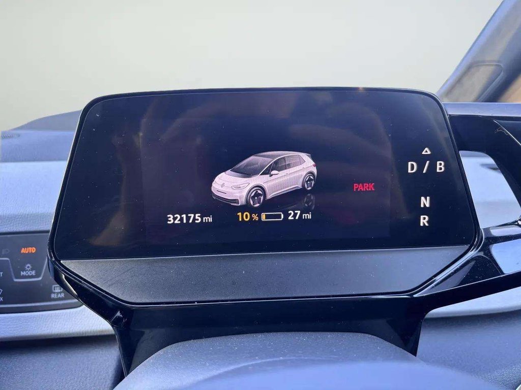 2023 Volkswagen ID.3 — image 6