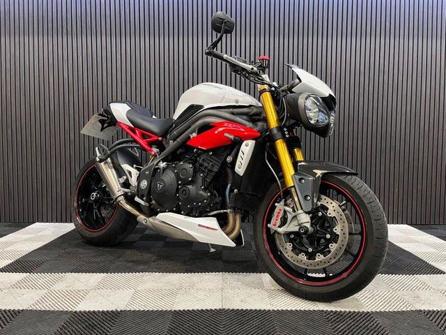 View our TRIUMPH SPEED TRIPLE 1050