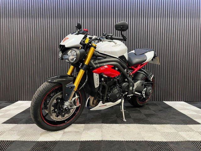 View our TRIUMPH SPEED TRIPLE 1050