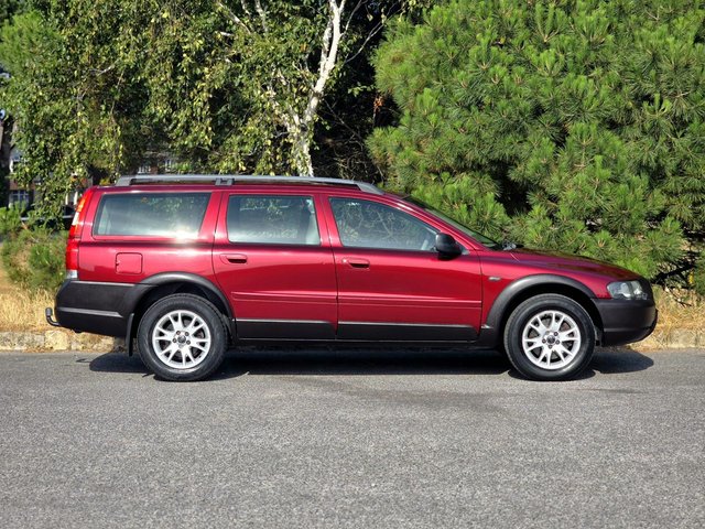 2004 VOLVO XC70 2.5T SE ESTATE 5DR PETROL AUTOMATIC 270 G KM, 210 BHP 2004... photo