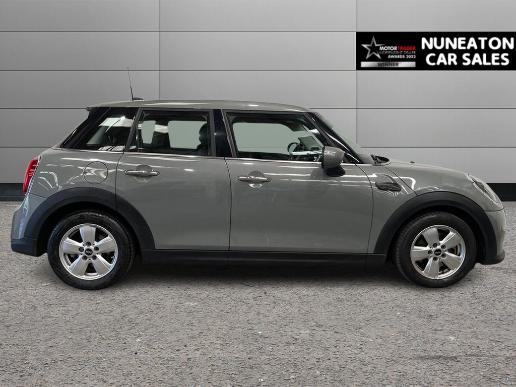 USED 2021 21 MINI HATCH 1.5 Cooper Classic Hatchback 5dr Petrol Steptronic Euro 6 (s/s) (136 ps) 
