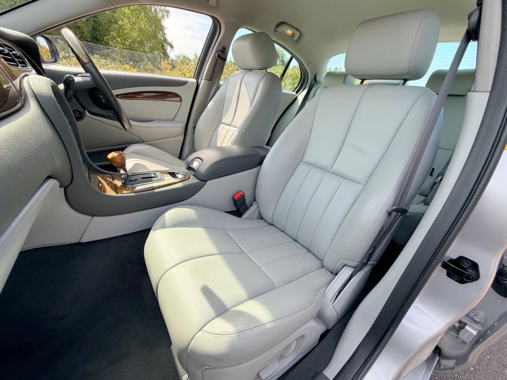 USED 2002 52 JAGUAR S-TYPE 3.0 V6 SE // Saloon // Petrol // Automatic (259 g/km, 240 bhp) // px swap 