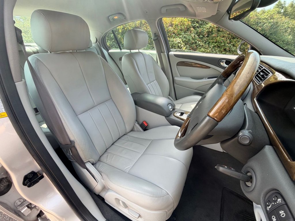 USED 2002 52 JAGUAR S-TYPE 3.0 V6 SE // Saloon // Petrol // Automatic (259 g/km, 240 bhp) // px swap 