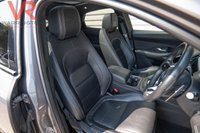USED 2021 21 JAGUAR E-PACE 1.5 P300e 12.17kWh R-Dynamic SE SUV 5dr Petrol Plug-in Hybrid Auto AWD Euro 6 (s/s) (309 ps) CarPlay + Pan Roof + 360&ordm; Camera
