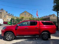 USED 2017 17 TOYOTA HILUX 2.4 D-4D Invincible Auto 4WD Euro 6 4dr (TSS, 3.5t) OVER Â£6000 SPENT LAST SERVICE