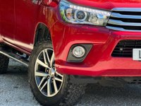 USED 2017 17 TOYOTA HILUX 2.4 D-4D Invincible Auto 4WD Euro 6 4dr (TSS, 3.5t) OVER Â£6000 SPENT LAST SERVICE