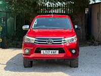 USED 2017 17 TOYOTA HILUX 2.4 D-4D Invincible Auto 4WD Euro 6 4dr (TSS, 3.5t) OVER Â£6000 SPENT LAST SERVICE