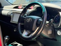 USED 2017 17 TOYOTA HILUX 2.4 D-4D Invincible Auto 4WD Euro 6 4dr (TSS, 3.5t) OVER Â£6000 SPENT LAST SERVICE