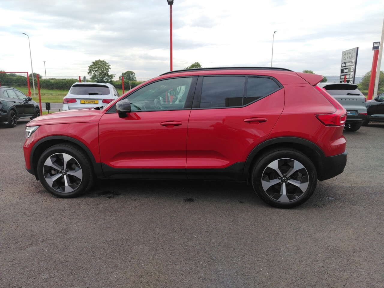2025 VOLVO XC40 2.0 B4 MHEV Plus Dark SUV 5dr Petrol Hybrid DCT Auto Euro 6 (s/s) (197 ps) - vehicle photo 19 for sale on PureCar
