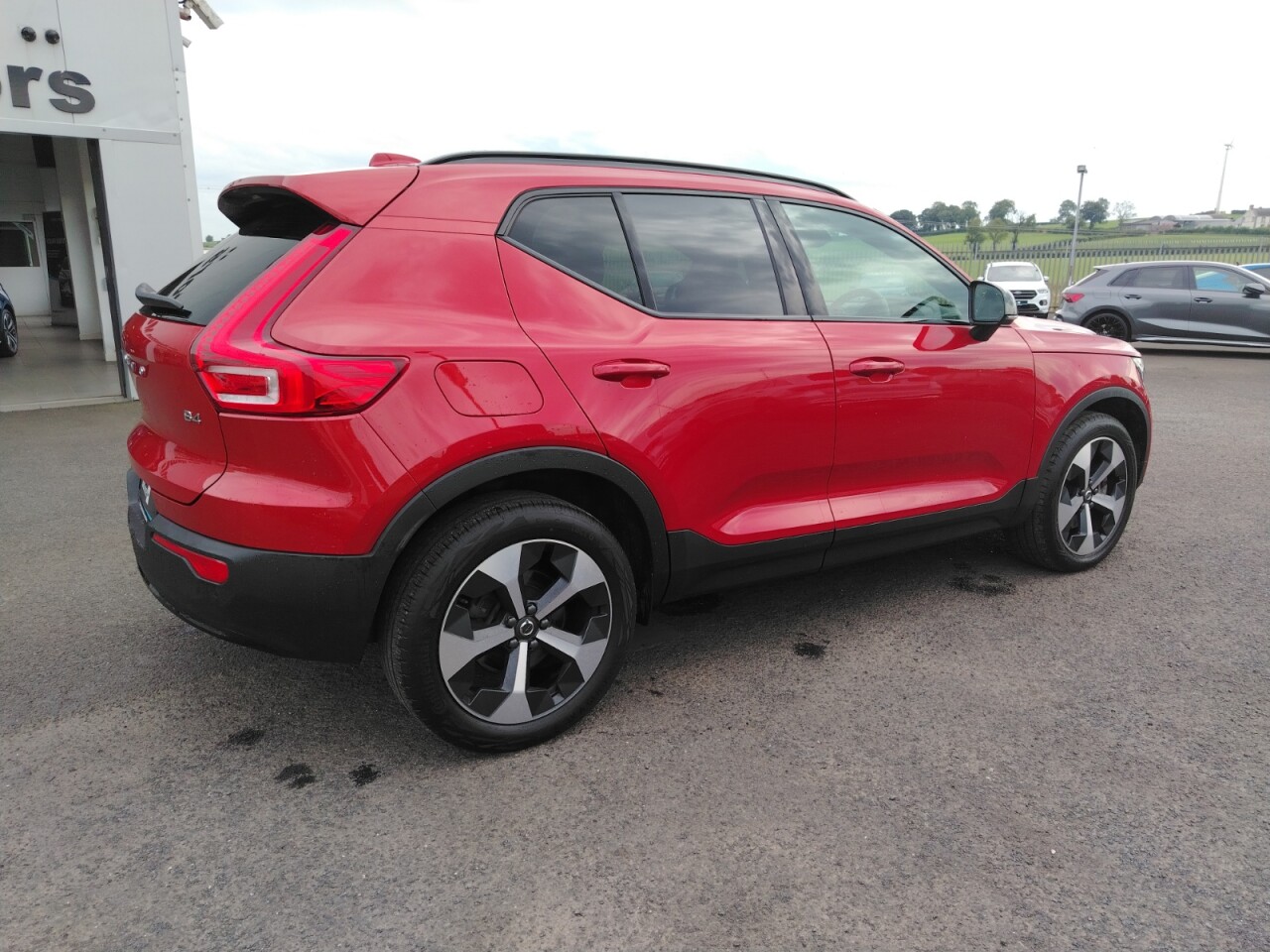 2025 VOLVO XC40 2.0 B4 MHEV Plus Dark SUV 5dr Petrol Hybrid DCT Auto Euro 6 (s/s) (197 ps) - vehicle photo 28 for sale on PureCar