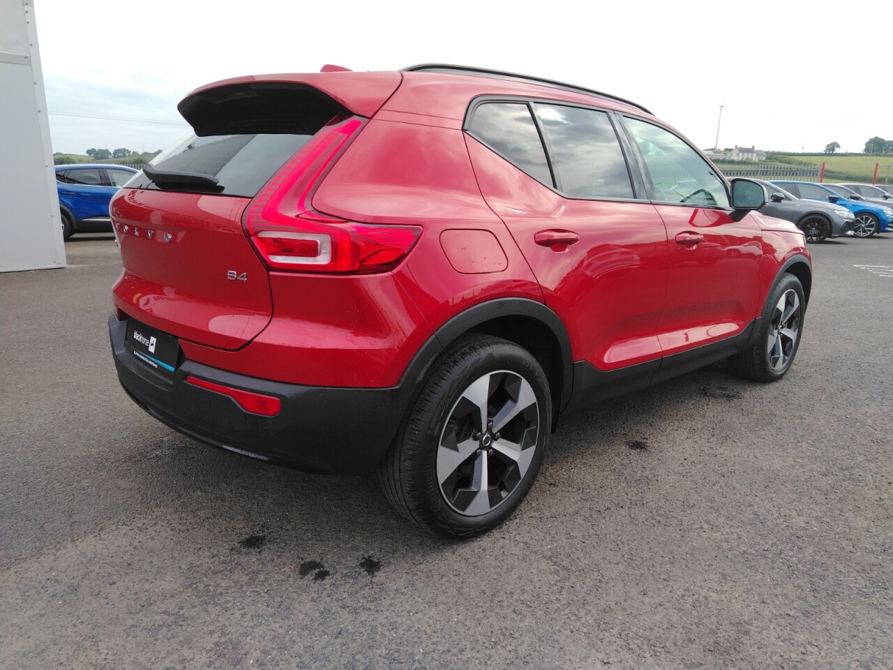 2025 VOLVO XC40 2.0 B4 MHEV Plus Dark SUV 5dr Petrol Hybrid DCT Auto Euro 6 (s/s) (197 ps) - vehicle photo 3 for sale on PureCar