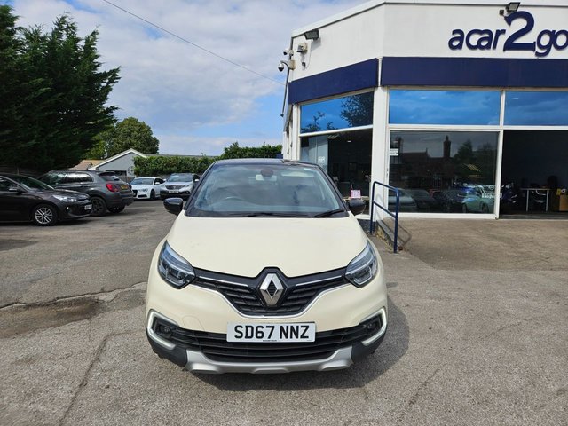 View our RENAULT CAPTUR